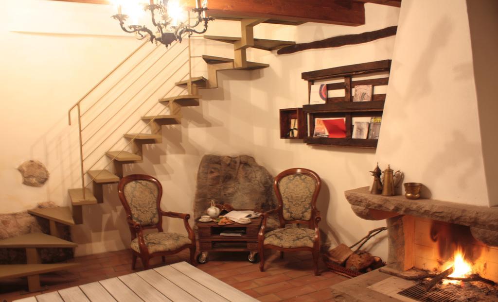 Il Lupo Rosso Bed and Breakfast Santu Lussurgiu Buitenkant foto