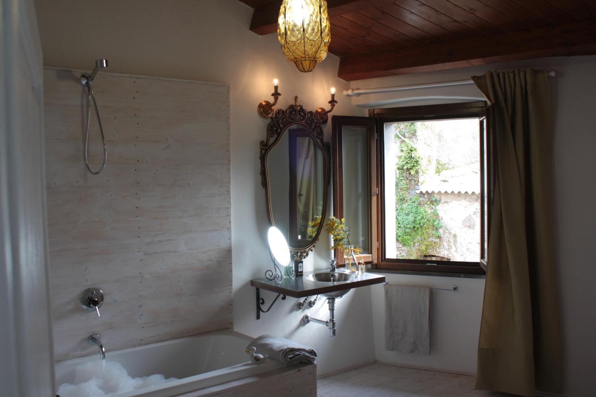 Il Lupo Rosso Bed and Breakfast Santu Lussurgiu Kamer foto