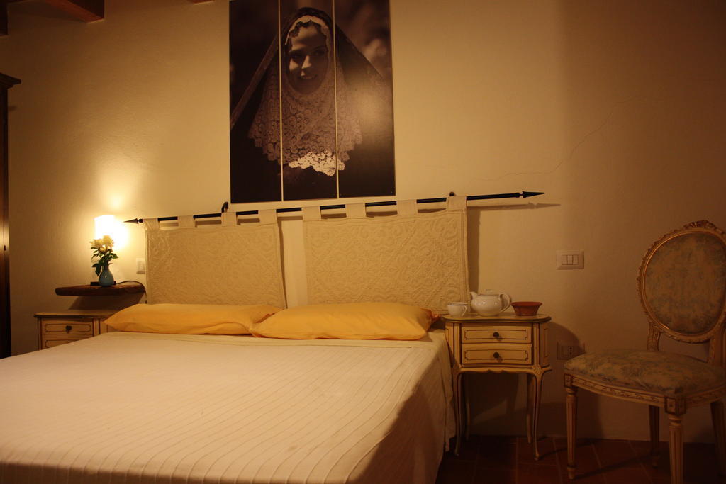 Il Lupo Rosso Bed and Breakfast Santu Lussurgiu Kamer foto