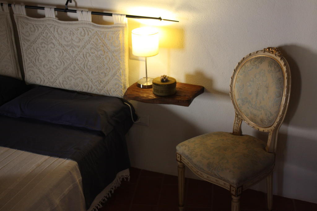 Il Lupo Rosso Bed and Breakfast Santu Lussurgiu Kamer foto