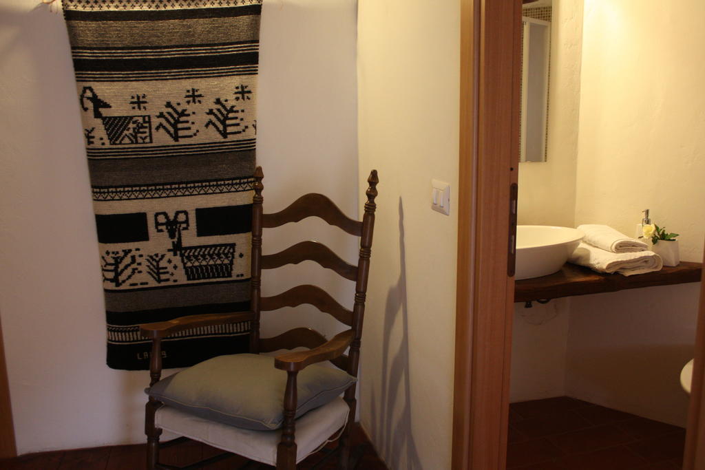 Il Lupo Rosso Bed and Breakfast Santu Lussurgiu Kamer foto